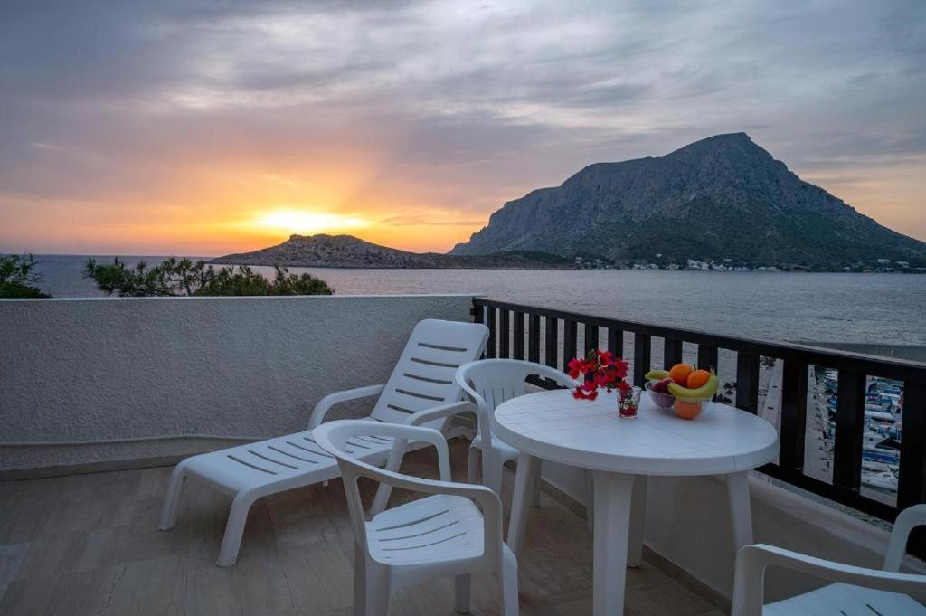 Pelagos Seafront Accommodation - George Myrties Exterior photo