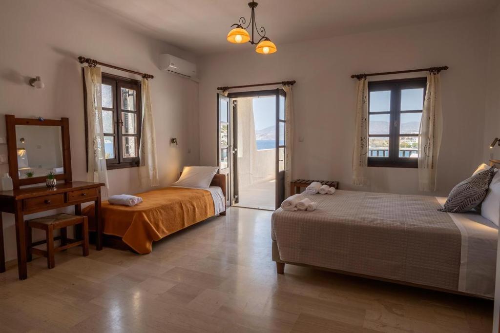 Pelagos Seafront Accommodation - George Myrties Exterior photo