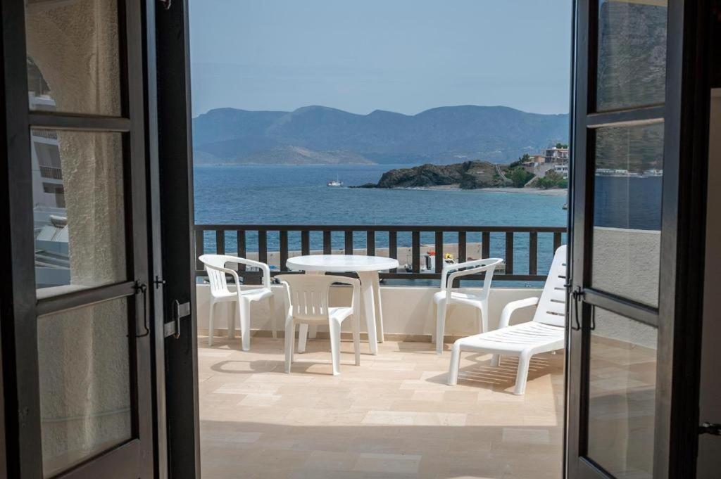 Pelagos Seafront Accommodation - George Myrties Exterior photo