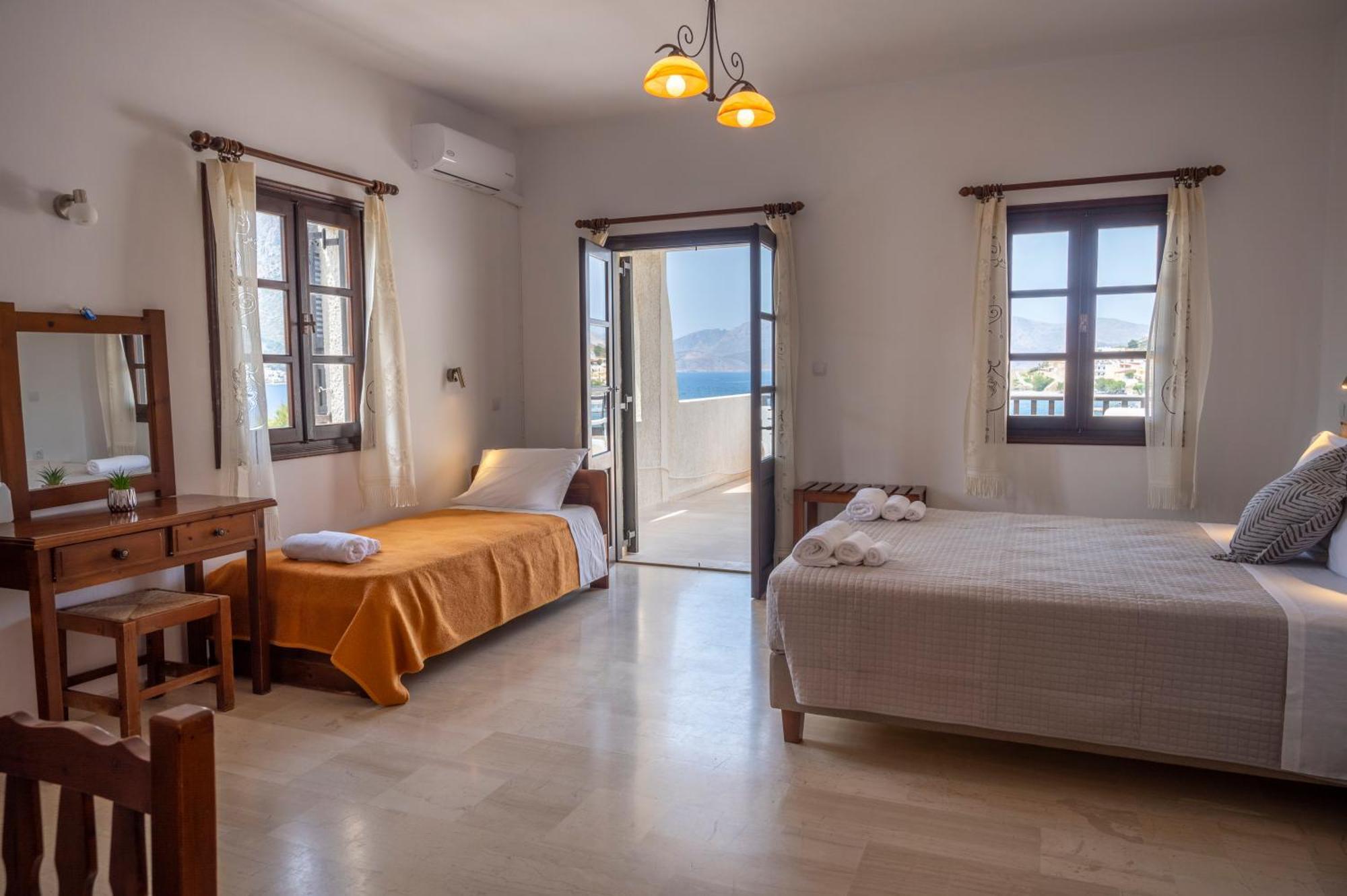 Pelagos Seafront Accommodation - George Myrties Exterior photo